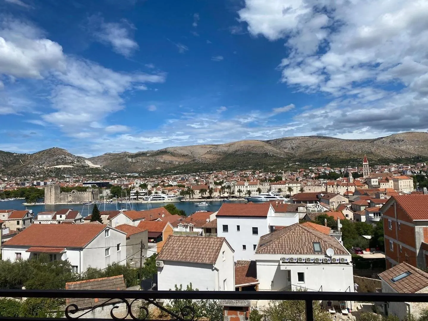 Apartment Tomi - With Beautiful View Trogir Croatia