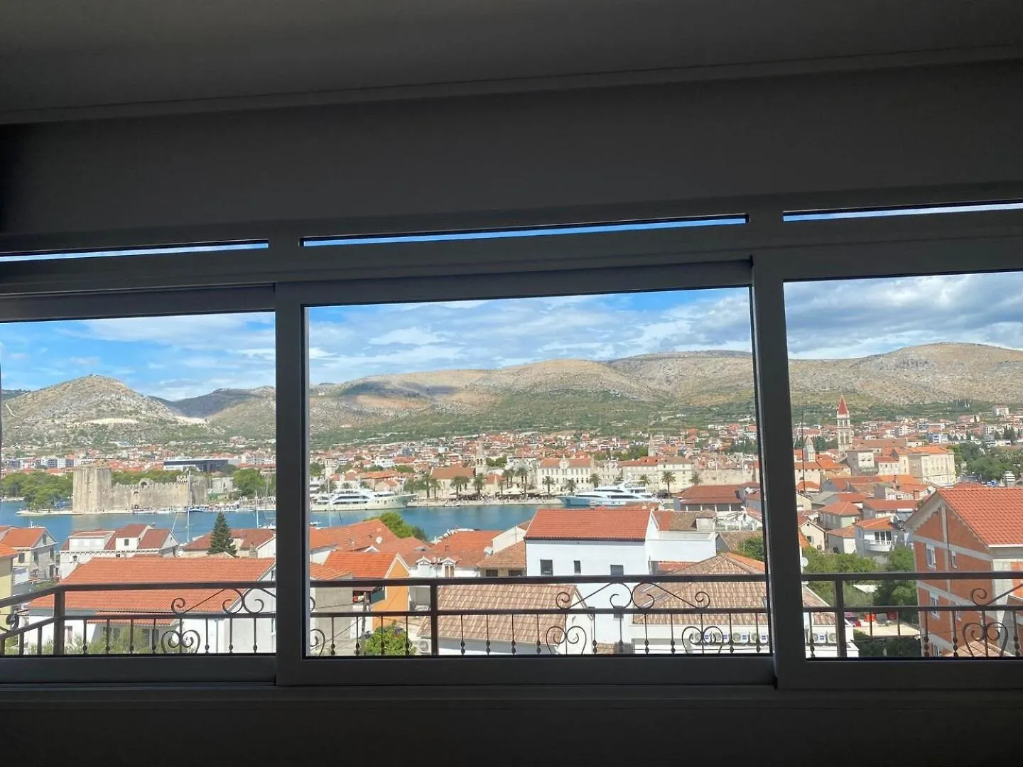 Apartment Tomi - With Beautiful View Trogir Croatia
