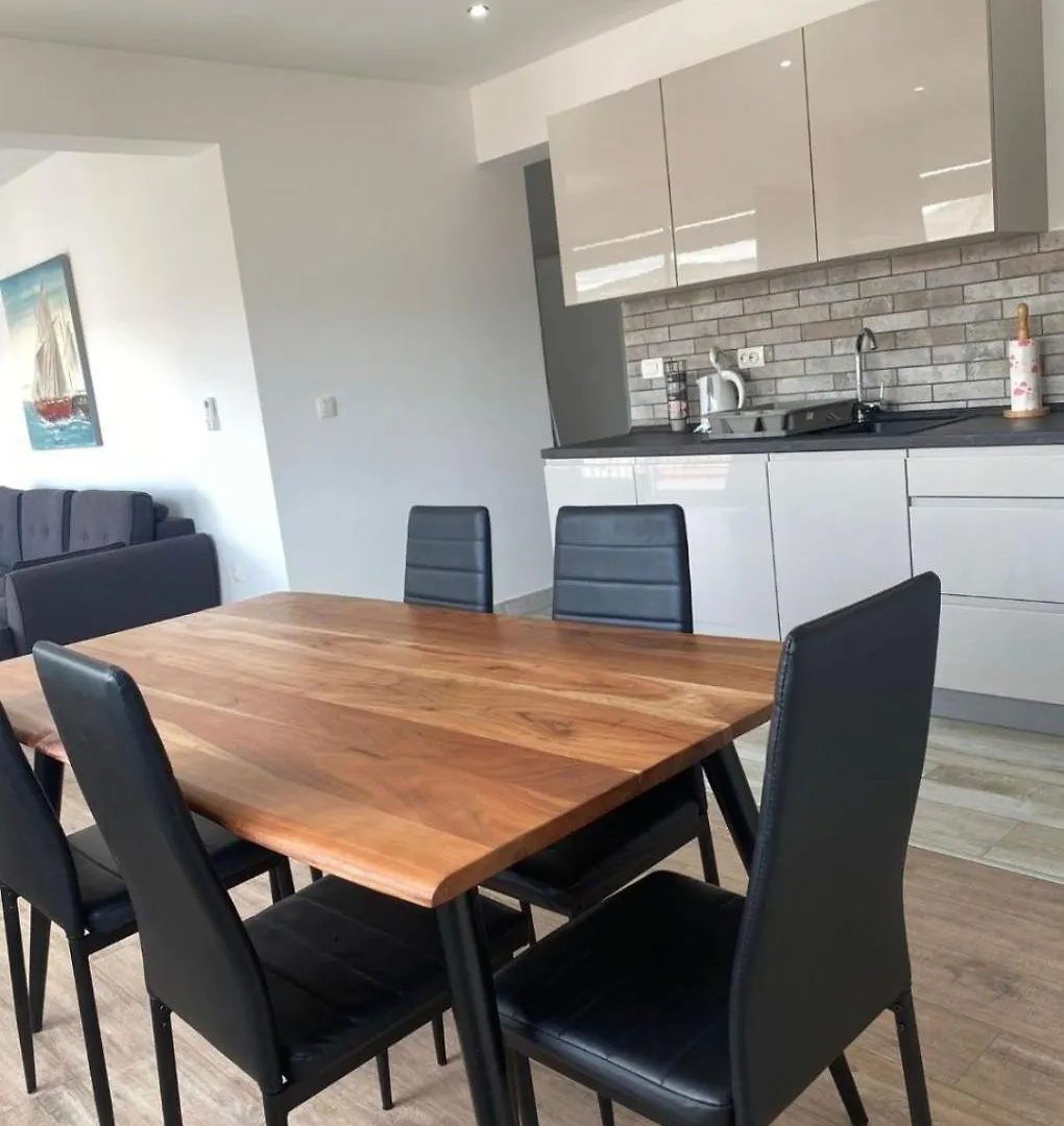 Apartment Tomi - With Beautiful View Trogir