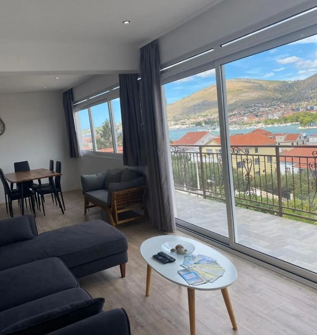 Apartment Tomi - With Beautiful View Trogir 0*,