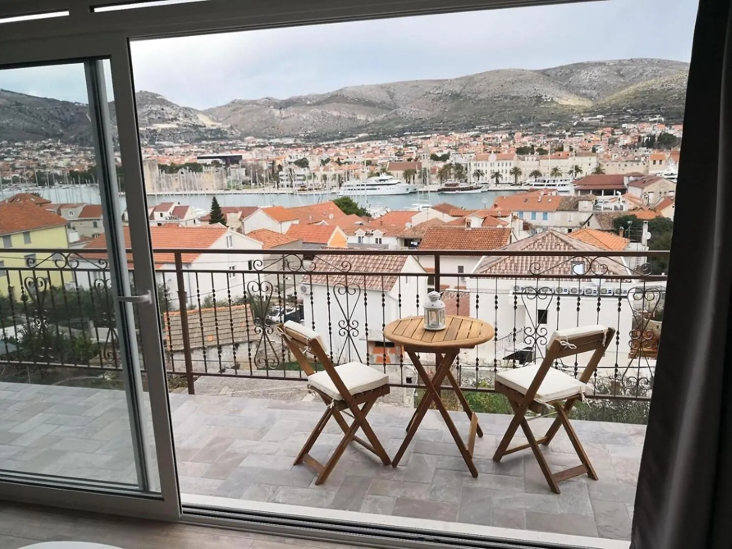 Apartment Tomi - With Beautiful View Trogir